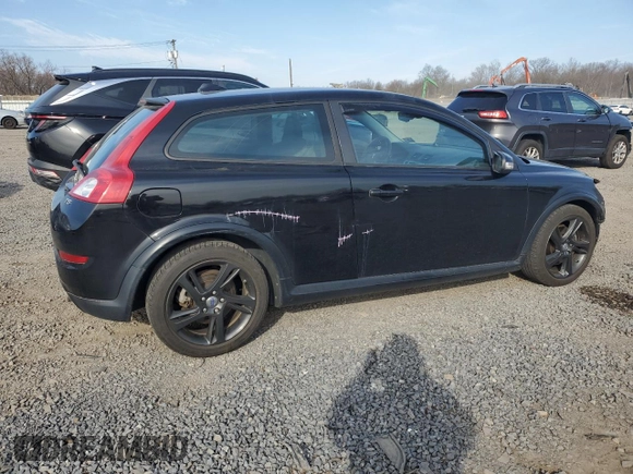 2013 Volvo C30 T5 z VIN YV1672MK2D2303931, wystawiony jako Copart lot #50793765 z przebiegiem 135 889 mil mil oraz Szkoda całkowita • Salvage title. Historia ofert i sprzedaży dostępna na DreamBid. Obrazek 3.