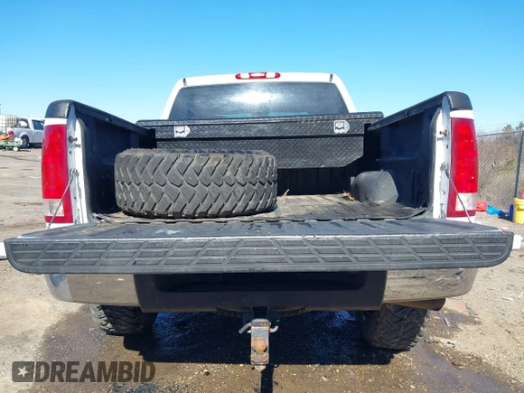 2008 GMC Sierra 1500 SLE1 with VIN 3GTEK13J58G223216, listed as a IAAI auction lot 41390350 with 349,296 mi miles. Bid and sale history available at carsss.com. Image 17.