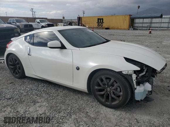 2017 Nissan 370Z z VIN JN1AZ4EH9HM952650, wystawiony jako Copart lot #49354135 z przebiegiem 62 141 mil mil oraz Szkoda całkowita • Salvage title. Historia ofert i sprzedaży dostępna na DreamBid. Obrazek 4.