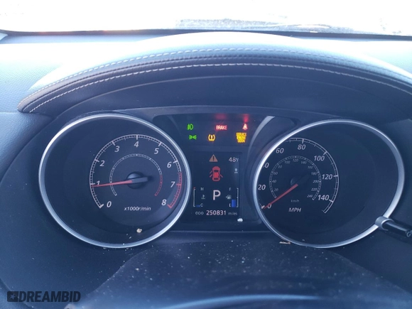 2010 Mitsubishi Outlander XLS with VIN JA4JT4AX7AZ005377, listed as a Copart auction lot 82234564 with 250,831 mi miles and Salvage Title. Bid and sale history available at carsss.com. Image 9.