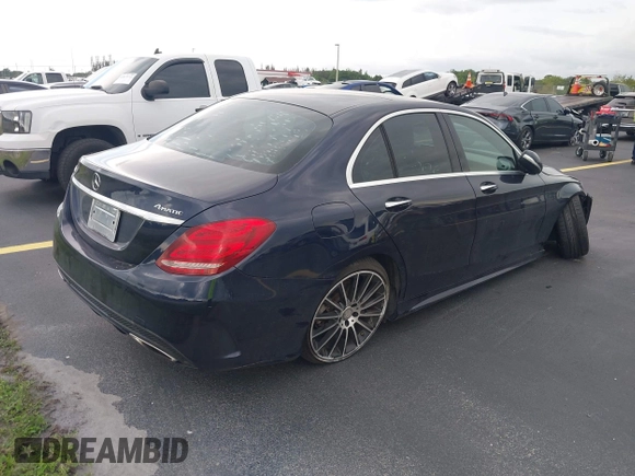2015 Mercedes-Benz C 300 Luxury z VIN 55SWF4KB0FU003066, wystawiony jako IAAI lot #42477050 z przebiegiem 93 119 mil mil oraz . Historia ofert i sprzedaży dostępna na DreamBid. Obrazek 4.