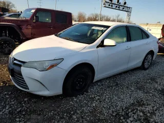2016 Toyota Camry XLE with VIN 4T1BF1FKXGU135748, listed as a Copart auction lot 49872235 with 312,387 mi miles and Clean Title. Bid and sale history available at carsss.com. Image 1.