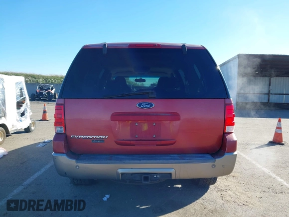 2003 Ford Expedition Eddie Bauer with VIN 1FMPU18L13LB22470, listed as a IAAI auction lot 41532763 with 261,942 mi miles. Bid and sale history available at carsss.com. Image 16.