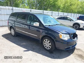 2011 Chrysler Town & Country Touring L z VIN 2A4RR8DG0BR630879, wystawiony jako IAAI lot #42217815 z przebiegiem 175 568 mil mil oraz . Historia ofert i sprzedaży dostępna na DreamBid. Obrazek 1.