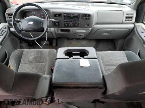 2003 Ford F-250 XL z VIN 1FTNW21L13EB65006, wystawiony jako Copart lot #46808255 z przebiegiem 290 841 mil mil oraz Czysty tytuł • Clean title. Historia ofert i sprzedaży dostępna na DreamBid. Obrazek 8.