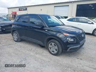 2020 Hyundai Venue SE z VIN KMHRB8A38LU018621, wystawiony jako IAAI lot #42391389 z przebiegiem 79 834 mil mil oraz . Historia ofert i sprzedaży dostępna na DreamBid. Obrazek 1.