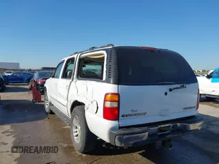 2003 Chevrolet Suburban LT with VIN 1GNFK16Z83R307164, listed as a IAAI auction lot 41977105 with 275,328 mi miles. Bid and sale history available at carsss.com. Image 3.