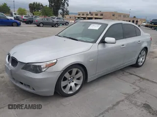 2007 BMW 5 Series 530i with VIN WBANE73537CM45085, listed as a IAAI auction lot 42044302 with 170,227 mi miles. Bid and sale history available at carsss.com. Image 2.