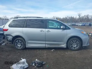 2019 Toyota Sienna XLE Auto Access Seat with VIN 5TDYZ3DC1KS002323, listed as a IAAI auction lot 41677879 with 86,470 mi miles. Bid and sale history available at carsss.com. Image 14.