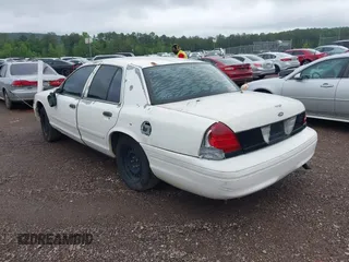 2001 Ford Crown Victoria Police Interceptor z VIN 2FAFP71W21X165218, wystawiony jako IAAI lot #42062199 z przebiegiem 233 978 mil mil oraz . Historia ofert i sprzedaży dostępna na DreamBid. Obrazek 3.