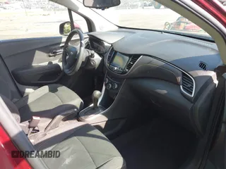2017 Chevrolet Trax LS with VIN 3GNCJKSBXHL231417, listed as a IAAI auction lot 42032587 with 56,986 mi miles. Bid and sale history available at carsss.com. Image 5.