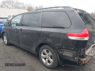 2013 Toyota Sienna LE AAS with VIN 5TDKK3DCXDS365748, listed as a IAAI auction lot 41672203 with 175,563 mi miles. Bid and sale history available at carsss.com. Image 14.