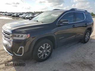 2023 GMC Acadia SLT z VIN 1GKKNMLS1PZ249643, wystawiony jako Copart lot #55720915 z przebiegiem 24 068 mil mil oraz Szkoda całkowita • Salvage title. Historia ofert i sprzedaży dostępna na DreamBid. Obrazek 1.