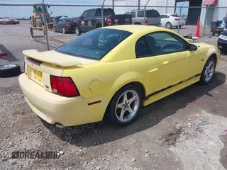 2003 Ford Mustang GT Deluxe z VIN 1FAFP42X43F394679, wystawiony jako IAAI lot #42129223 z przebiegiem 135 472 mil mil oraz . Historia ofert i sprzedaży dostępna na DreamBid. Obrazek 4.