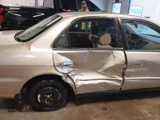 2000 Honda Accord SE с VIN 1HGCG5673YA051154, выставлен на аукционе IAAI как лот 41382000 с пробегом 272 554 миль миль и . История ставок и продаж доступна на DreamBid. Изображение 6.