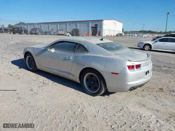 2013 Chevrolet Camaro LS with VIN 2G1FA1E36D9160663, listed as a IAAI auction lot 40649662 with 121,786 mi miles. Bid and sale history available at carsss.com. Image 3.