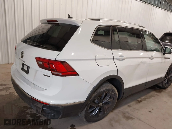 2024 Volkswagen Tiguan SE с VIN 3VV2B7AX0RM035320, выставлен на аукционе IAAI как лот 41922187 с пробегом 28 153 миль миль и . История ставок и продаж доступна на DreamBid. Изображение 6.