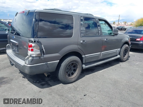 2004 Ford Expedition Special Service with VIN 1FMRU15WX4LB52060, listed as a IAAI auction lot 41963092 with 202,622 mi miles. Bid and sale history available at carsss.com. Image 4.