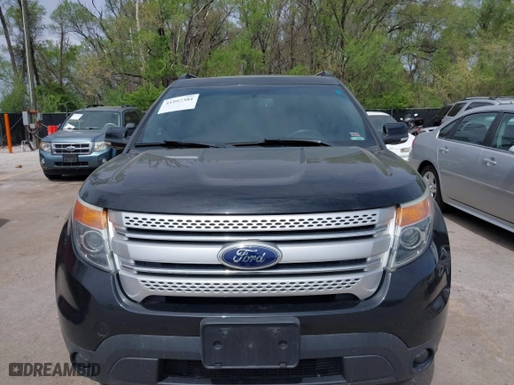 2014 Ford Explorer XLT with VIN 1FM5K8D85EGC27757, listed as a IAAI auction lot 41997381 with 154,397 mi miles. Bid and sale history available at carsss.com. Image 6.