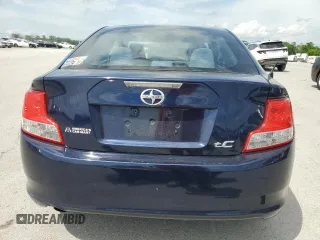 2013 Scion tC z VIN JTKJF5C77D3045734, wystawiony jako Copart lot #55356405 z przebiegiem 174 691 mil mil oraz Szkody całkowita. Historia ofert i sprzedaży dostępna na DreamBid. Obrazek 6.