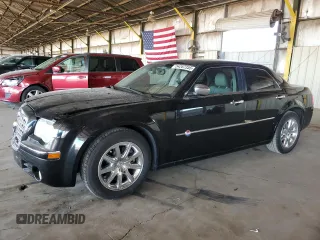 2007 Chrysler 300 C z VIN 2C3LA63H67H776240, wystawiony jako Copart lot #54267355 z przebiegiem 121 357 mil mil oraz Szkoda całkowita • Salvage title. Historia ofert i sprzedaży dostępna na DreamBid. Obrazek 1.