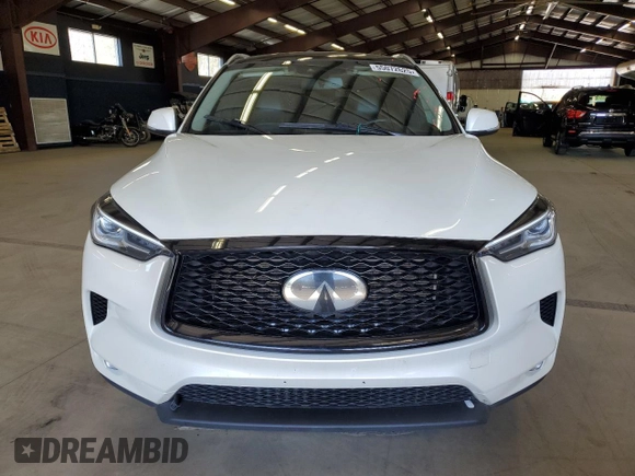 2020 Infiniti QX50 ESSENTIAL with VIN 3PCAJ5M32LF114512, listed as a Copart auction lot 55072625 with 131,863 mi miles and Clean Title. Bid and sale history available at carsss.com. Image 5.