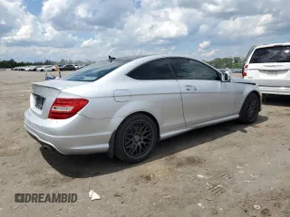 2013 Mercedes-Benz C 350 с VIN WDDGJ5HB5DG151711, выставлен на аукционе Copart как лот 56459235 с пробегом 67 714 миль миль и Списание • Salvage title. История ставок и продаж доступна на DreamBid. Изображение 3.