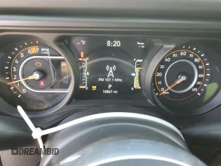 2024 Jeep Wrangler Sahara z VIN 1C4PJXEG2RW263319, wystawiony jako Copart lot #55074775 z przebiegiem 10 867 mil mil oraz Szkoda całkowita • Salvage title. Historia ofert i sprzedaży dostępna na DreamBid. Obrazek 9.