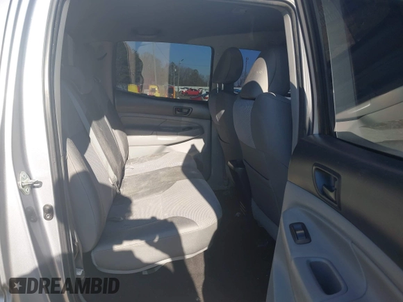 2014 Toyota Tacoma with VIN 3TMLU4ENXEM147587, listed as a IAAI auction lot 41493027 with 160,207 mi miles. Bid and sale history available at carsss.com. Image 8.