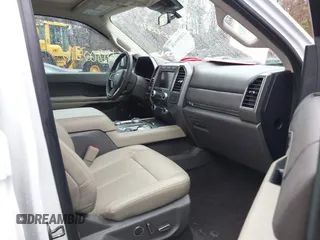 2019 Ford Expedition XLT with VIN 1FMJU1JT0KEA84331, listed as a IAAI auction lot 41800516 with 41,282 mi miles. Bid and sale history available at carsss.com. Image 5.