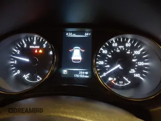 2017 Nissan Rogue S z VIN KNMAT2MV5HP575713, wystawiony jako IAAI lot #42241396 z przebiegiem 176 102 mil mil oraz . Historia ofert i sprzedaży dostępna na DreamBid. Obrazek 7.