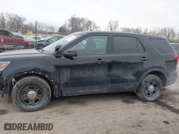 2016 Ford Police Interceptor Utility z VIN 1FM5K8AR6GGA62950, wystawiony jako IAAI lot #41521566 z przebiegiem 139 127 mil mil oraz . Historia ofert i sprzedaży dostępna na DreamBid. Obrazek 14.