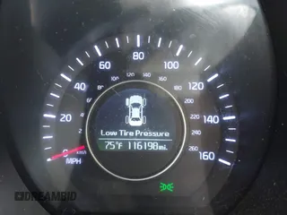 2015 Kia Optima LX z VIN KNAGM4A75F5557033, wystawiony jako IAAI lot #42050025 z przebiegiem 116 198 mil mil oraz . Historia ofert i sprzedaży dostępna na DreamBid. Obrazek 15.
