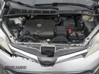 2019 Toyota Sienna XLE Auto Access Seat z VIN 5TDYZ3DC1KS969465, wystawiony jako Copart lot #56800805 z przebiegiem 151 485 mil mil oraz Szkoda całkowita • Salvage title. Historia ofert i sprzedaży dostępna na DreamBid. Obrazek 12.