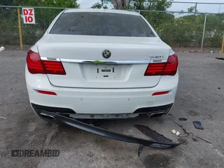 2013 BMW 7 Series 740i with VIN WBAYA6C52DD143862, listed as a IAAI auction lot 41859183 with 133,666 mi miles. Bid and sale history available at carsss.com. Image 17.