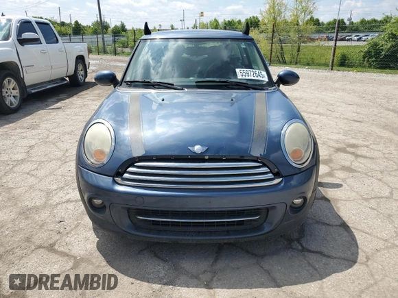 2011 MINI Hardtop z VIN WMWSU3C57BT095497, wystawiony jako Copart lot #55972645 z przebiegiem 132 947 mil mil oraz Szkody całkowita. Historia ofert i sprzedaży dostępna na DreamBid. Obrazek 5.