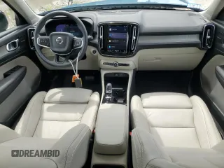 2023 Volvo XC40 Ultimate Dark Theme z VIN YV4L12UX6P2087430, wystawiony jako Copart lot #62543495 z przebiegiem 1 960 mil mil oraz Szkoda całkowita • Salvage title. Historia ofert i sprzedaży dostępna na DreamBid. Obrazek 8.
