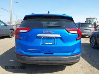 2024 GMC Terrain SLE z VIN 3GKALMEG7RL182227, wystawiony jako IAAI lot #41833262 z przebiegiem 13 275 mil mil oraz . Historia ofert i sprzedaży dostępna na DreamBid. Obrazek 16.