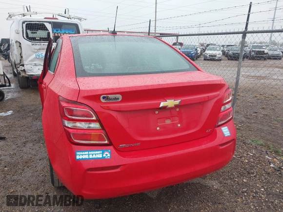 2019 Chevrolet Sonic LT z VIN 1G1JD5SB9K4135048, wystawiony jako IAAI lot #41615175 z przebiegiem 45 826 mil mil oraz . Historia ofert i sprzedaży dostępna na DreamBid. Obrazek 3.