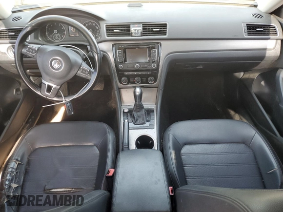 2015 Volkswagen Passat SE with VIN 1VWBS7A30FC004901, listed as a Copart auction lot 54556545 with 173,424 mi miles and Clean title. Bid and sale history available at DreamBid. Image 8.