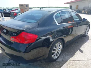 2009 Infiniti G37 Sedan Journey with VIN JNKCV61E99M311135, listed as a IAAI auction lot 42025379 with 198,785 mi miles. Bid and sale history available at carsss.com. Image 4.