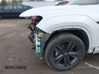2022 Volkswagen Atlas SEL R-Line z VIN 1V2AR2CA3NC548668, wystawiony jako IAAI lot #41967112 z przebiegiem 35 101 mil mil oraz . Historia ofert i sprzedaży dostępna na DreamBid. Obrazek 19.
