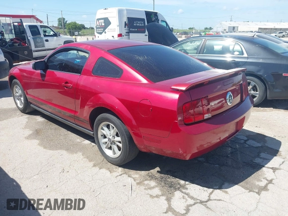 2006 Ford Mustang Standard with VIN 1ZVFT80N565169967, listed as a IAAI auction lot 42632504 with 168,239 mi miles and . Bid and sale history available at DreamBid. Image 3.