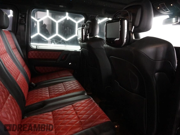 2018 Mercedes-Benz G 63 AMG z VIN WDCYC7DH4JX292399, wystawiony jako Copart lot #50209575 z przebiegiem 73 598 mil mil oraz Szkoda całkowita • Salvage title. Historia ofert i sprzedaży dostępna na DreamBid. Obrazek 6.
