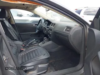 2012 Volkswagen Jetta SE с VIN 3VWDX7AJXCM315111, выставлен на аукционе IAAI как лот 42496661 с пробегом 206 016 миль миль и . История ставок и продаж доступна на DreamBid. Изображение 5.