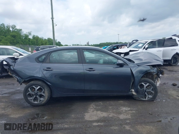 2021 Kia Forte FE with VIN 3KPF24AD9ME353962, listed as a IAAI auction lot 42108069 with 63,827 mi miles and . Bid and sale history available at carsss.com. Image 13.