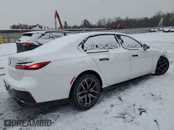 2024 BMW 7 Series 760i xDrive z VIN WBA33EJ02RCR48098, wystawiony jako Copart lot #87464234 z przebiegiem 8 320 mil mil oraz Szkoda całkowita • Salvage title. Historia ofert i sprzedaży dostępna na DreamBid. Obrazek 3.