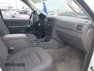 2003 Ford Explorer XLS z VIN 1FMZU72K53UB84654, wystawiony jako IAAI lot #42256405 z przebiegiem 110 527 mil mil oraz . Historia ofert i sprzedaży dostępna na DreamBid. Obrazek 5.