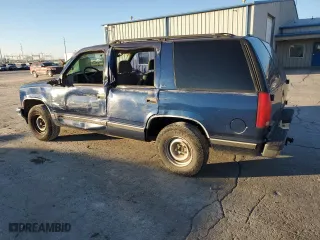 1998 Chevrolet Tahoe with VIN 1GNEC13R8WJ313742, listed as a Copart auction lot 86065574 with 201,120 mi miles and Salvage Title. Bid and sale history available at carsss.com. Image 2.