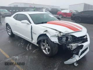 2011 Chevrolet Camaro 2LT z VIN 2G1FC1ED0B9197157, wystawiony jako IAAI lot #41485175 z przebiegiem 133 049 mil mil oraz . Historia ofert i sprzedaży dostępna na DreamBid. Obrazek 1.